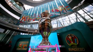 El organismo dijo que mover la Eurocopa 2020 a 2021 es "la mejor solución".