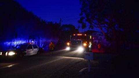 Bomberos atienden emergencia en California.