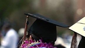 deuda préstamo estudiantil First Aid Beauty