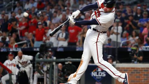 El primera base de los Braves de Atlanta se lució con el tolete.