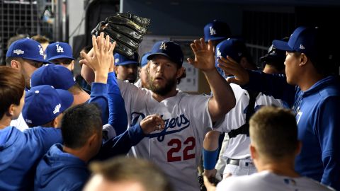 Clayton Kershaw llega a 32 años de edad.