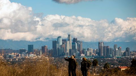 El Condado de Los Ángeles recibirá más vientos de Santa Ana.