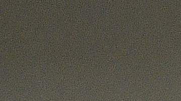 Estantes vacíos en una farmacia debido a la gran demanda de desinfectantes y mascarillas por el coronavirus.