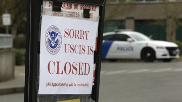 En el estado e Washington un empleado de USCIS fue detectado con el virus.