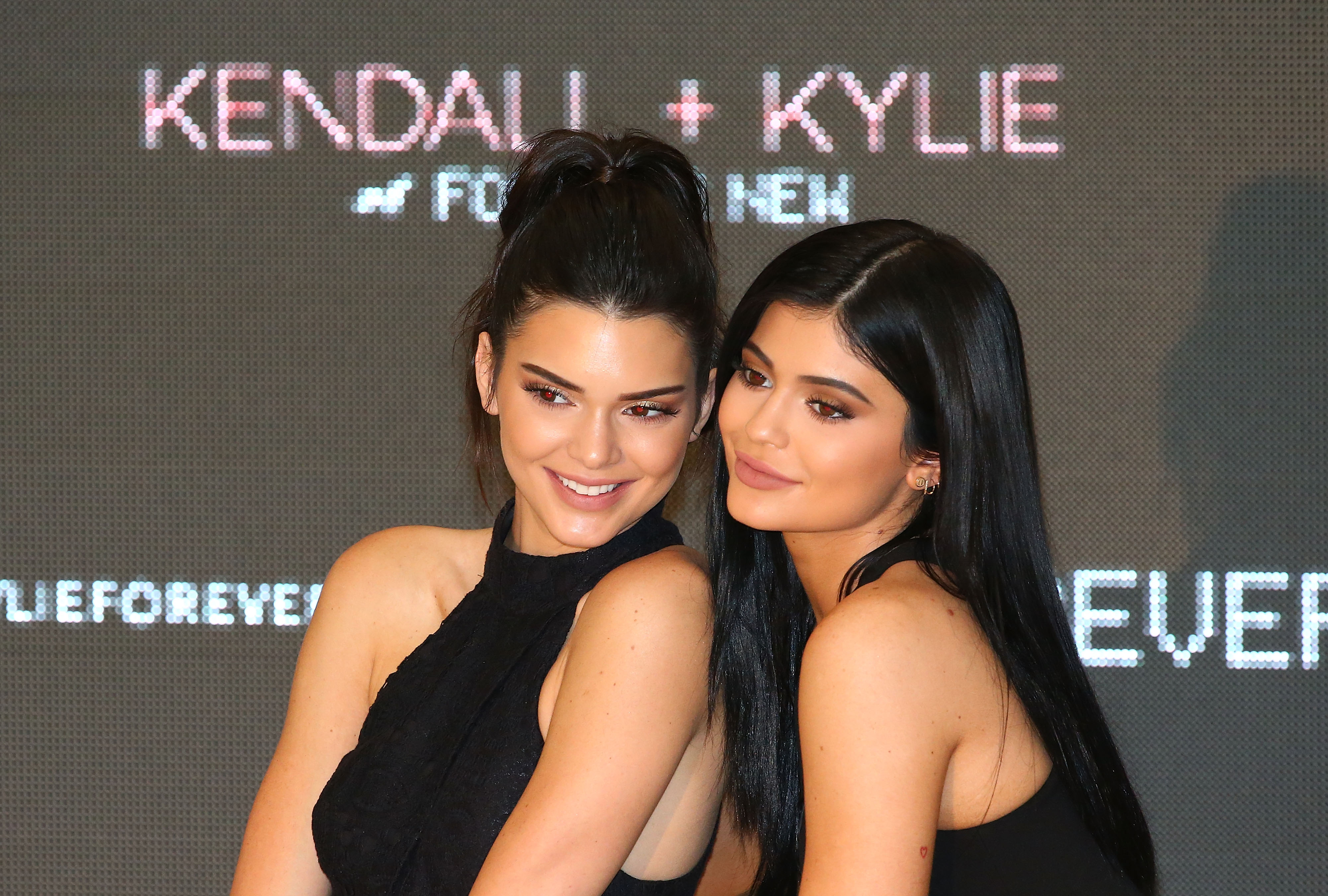 Linea de ropa kendall best sale y kylie