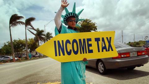 Preparador de impuestos impuestos estafador estafa pasos detecta CTEC IRS Servicio de Rentas Internas reembolso