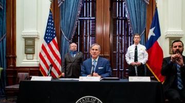 El gobernador Gregg Abbott.