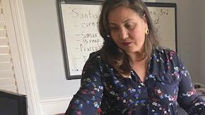 Hilda Marela Delgado dedica tres horas a la educación de sus hijos  Santiago y Valentina. (Foto Cortesía)