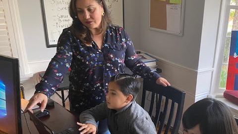 Hilda Marela Delgado dedica tres horas a la educación de sus hijos  Santiago y Valentina. (Foto Cortesía)
