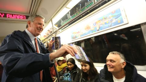 De Blasio en el Metro de NYC 2019: escena hoy impensable