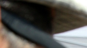 Marlene y Steven García co-propietarios de Brew-N-Krew, sirven a clientes en Steinbeck’s Home Brew Fest.