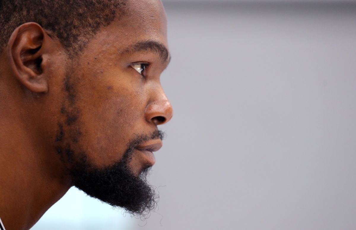 ¡Escándalo! Filtran mensajes homófobos que le mandó Kevin Durant al actor Michael Rapaport