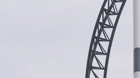 5 montañas rusas que debes visitar en Estados Unidos. *Foto: Priscilla Du Preez vía Unsplash.