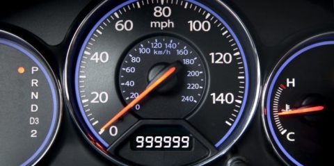 ¿Crees que tu auto está en mal estado por llegar a los 100,000 kilómetros? ¡Descúbrelo!