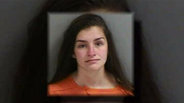 Olivia Pecuch fue arrestada en la ciudad de Naples, al suroeste de Florida.