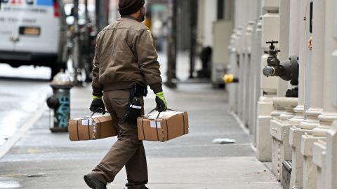 Algunos trabajadores temen represalias por tomar días de enfermedad./Archivo