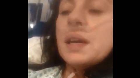 Tara Jane Langston, de 39 años, estuvo conectada a un respirador en la Unidad de Cuidado Intensivo.