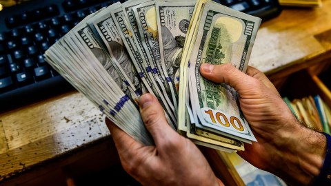 La propina se repartió entre los 20 trabajadores del local.