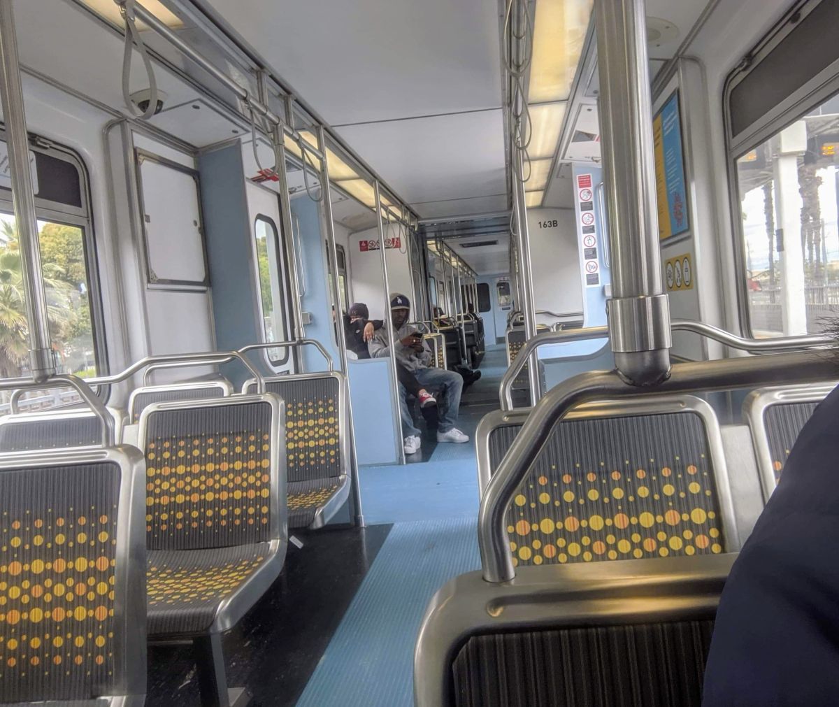 El sospechoso siguió a su víctima cuando viajaba en la línea azul del Metro de Los Ángeles.