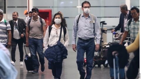 Recomiendan solo hacer viajes esenciales. (Reforma)