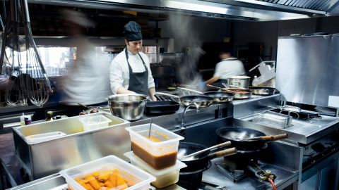 Restaurante cocina-zorandimzr-Canva