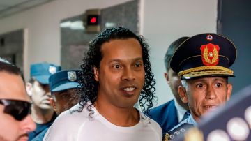 Ronaldinho llegando al Palacio de Justicia de Asunción.