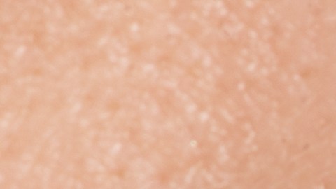 Algunos influencers han recomendado esta acción que resulta muy dañina para tus dientes.