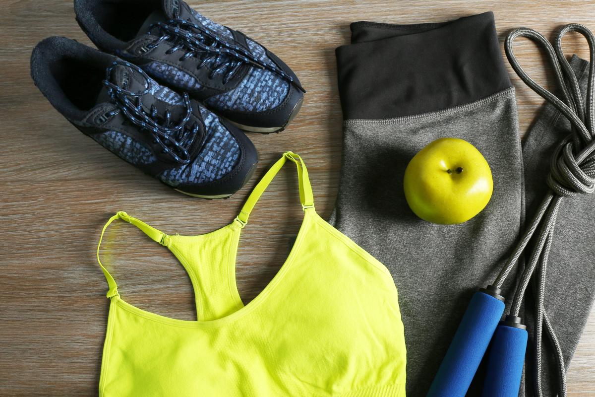 5 piezas de ropa deportiva que debes tener si vas a empezar a ir al gym -  La Opinión
