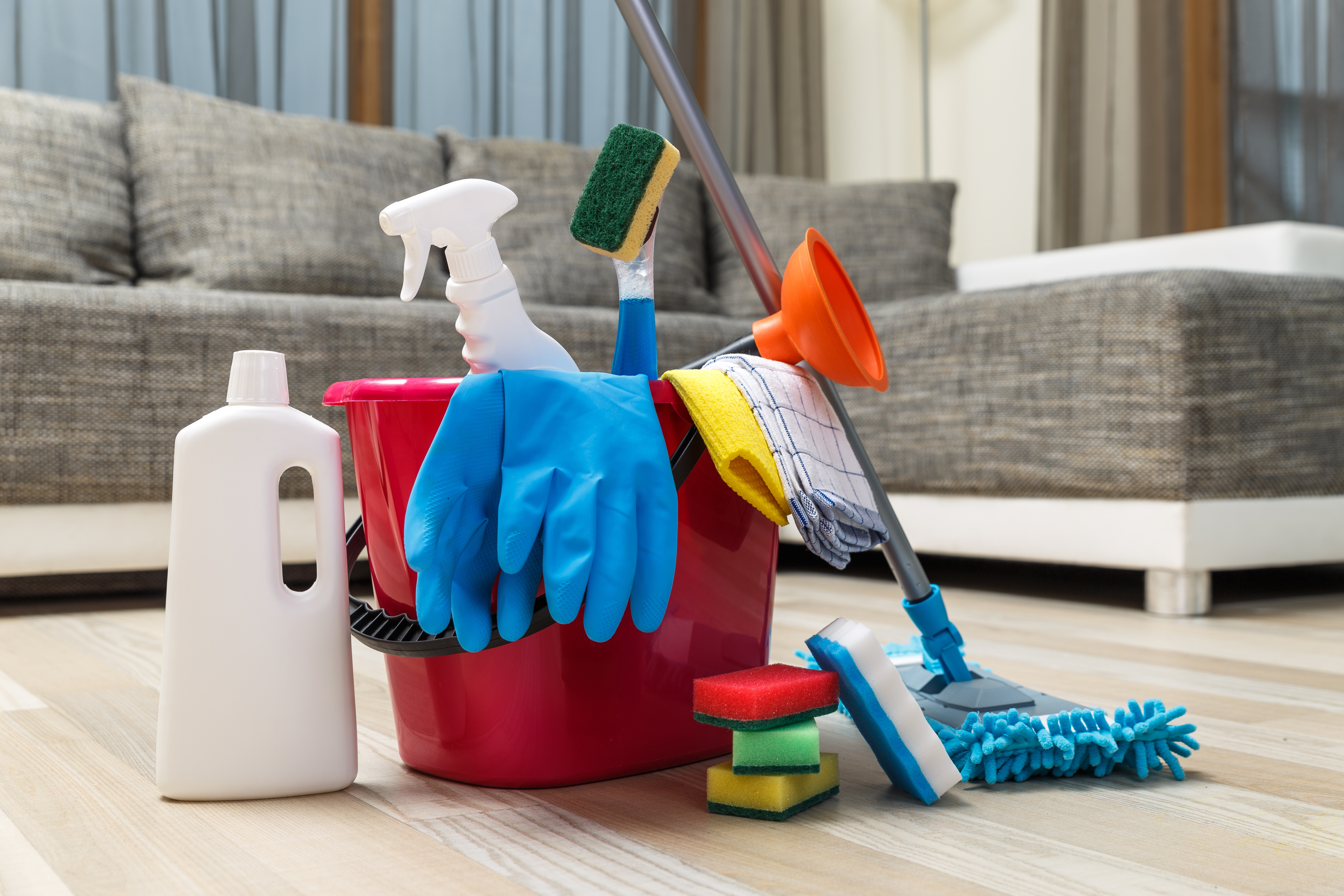 Limpia y desinfecta las superficies alrededor de tu casa con estos