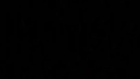 Kylie Jenner junto a Anastasia Karanikolaou.