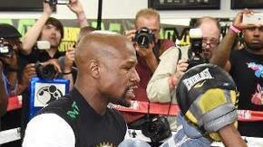 Floyd Mayweather fue entrenado por su tío Roger en más de 30 peleas.