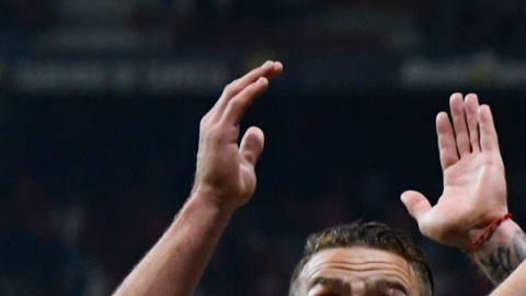 Solo se suspenden los saludos de mano entre jugadores de los equipos contendientes.