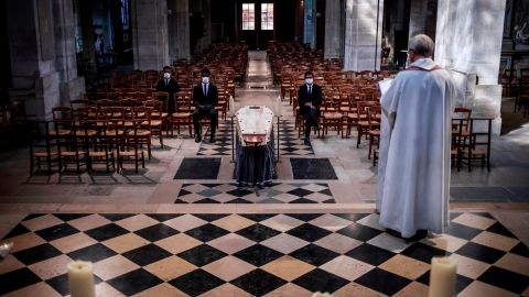 Debido a la pandemia del coronavirus los funerales tradicionales son imposibles de realizar.