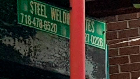 La orden de cubrirse la nariz y la boca en público entró en vigor en Nueva York el viernes.