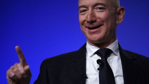 111814304_bezos