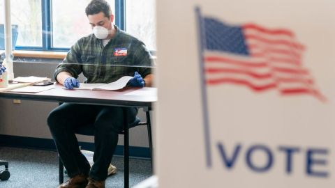 111905345_votar