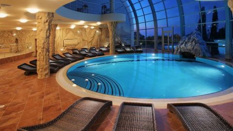 111911216_vivos-e1-inspiration-community-pool