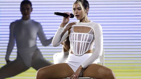 Dua Lipa.