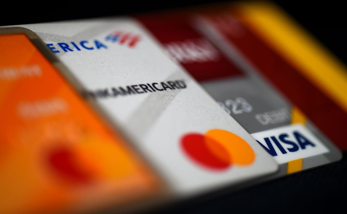 Pensar en una tarjeta de crédito con una cuota menor es una forma de ahorrar en esta cuarentena. 

