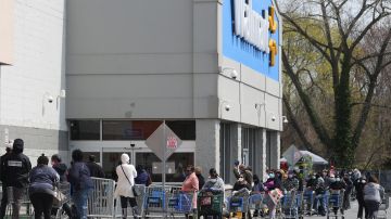 Walmart trabajadores coronavirus COVID-19 Amazon Instacart Whole Foods Target FedEx Walmart United for Respect