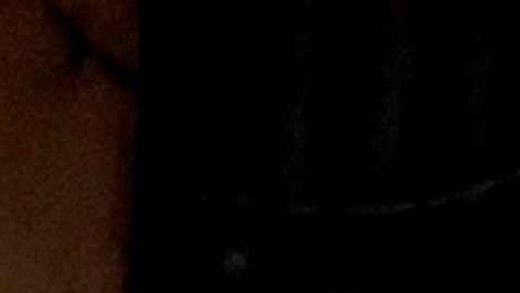 Militares hondureños entregan bolsas de comida a ciudadanos del centro de Tegucigalpa como aporte de un programa del Gobierno denominado Honduras solidaria, para ayudar a los más necesitados en la crisis por el coronavirus, este jueves 23 de abril de 2020. EFE/Gustavo Amador