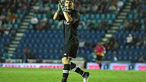 El exguardameta del Real Madrid y la selección española compartió anécdotas con el ahora entrenador de la UNAM.