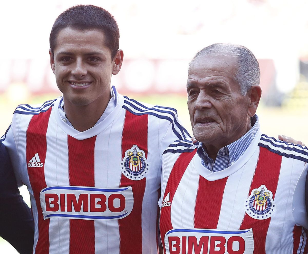 Chicharito y Balcázar compartieron la pasión por el fútbol.