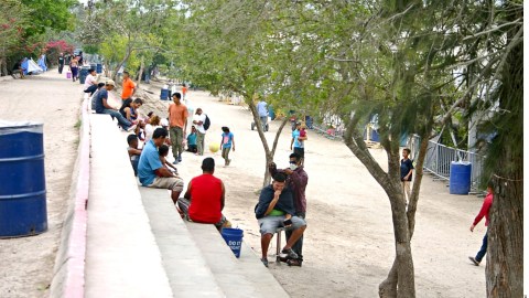Campamento en Matamores tiene unos Un campamento de 2,500 migrantes.