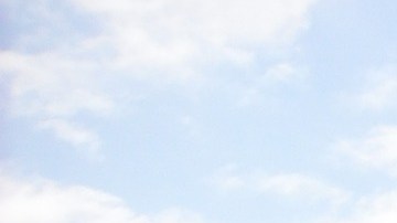 Home Depot explica los beneficios de instalar paneles solares en tu casa.