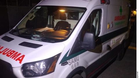 Una unidad médica trasladó a un paciente con COVID-19.