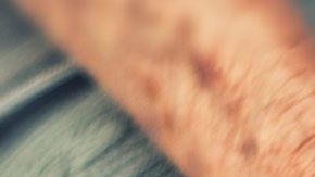 La mujer se sintió tan mal que ni siquiera fue capaz de caminar los poco pasos que la separaban de la clínica.