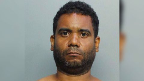 Angel Torres Peraza continúa en la cárcel de Miami.