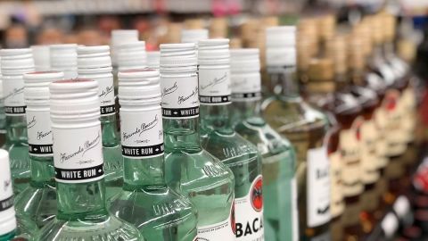 Si no quieres abandonar la fiesta para ir por más alcohol, estas apps podrían ayudarte.