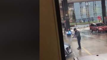 Un cliente de la gasolinera la emprendió a tiros  contra otro en  Pennsylvania.